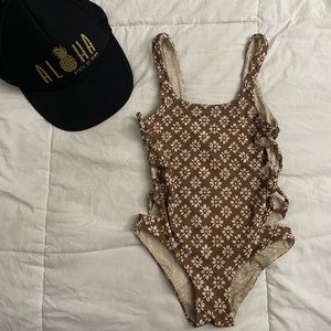 Acacia HONEY hideaways Daisy Block